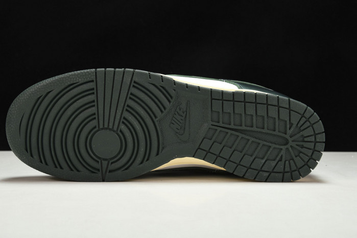 nike dunk low vintage green (w) - dq8580-100