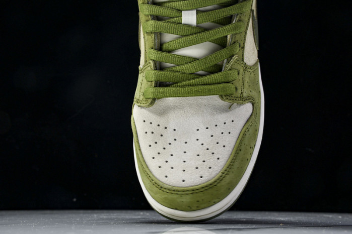 Yuto Horigome x Nike SB Dunk Low Asparagus HF8022-300