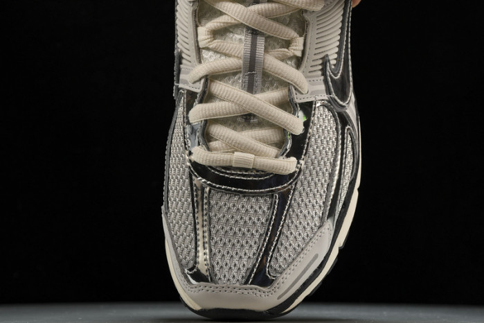 nike zoom vomero 5 photon dust metallic silver fd0884-025