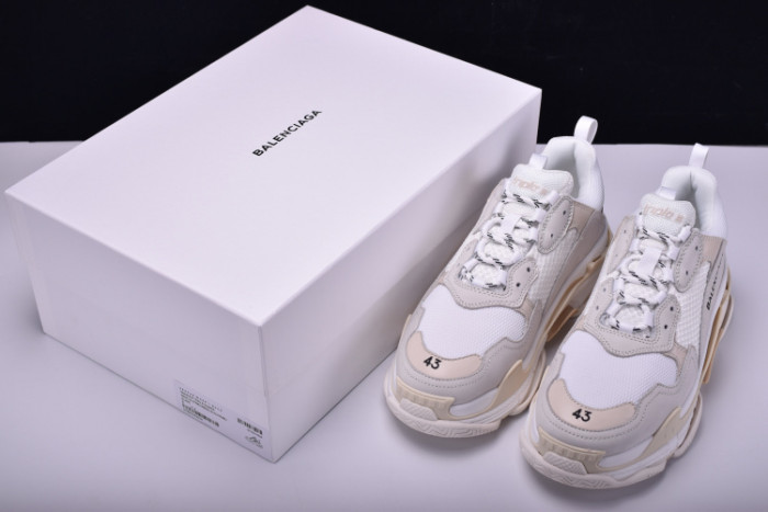 bl 17fw triple s“cream” 490671-w06f1-9000