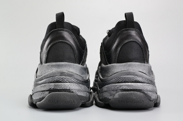 bl black triple s trainer w06g01001