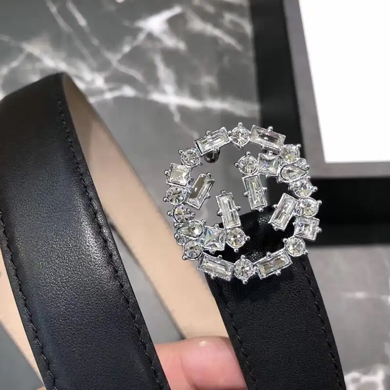 G*u*i s belte 1905bl0154