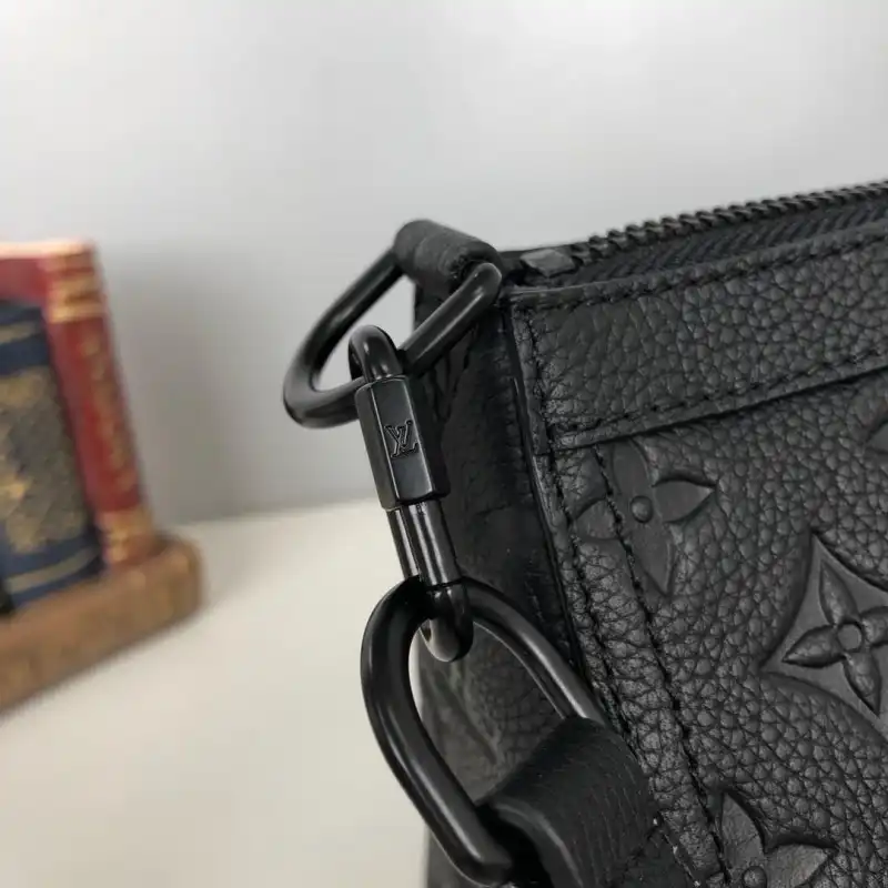 LV Bags 19B570292