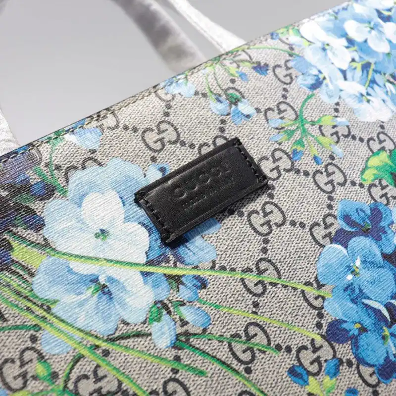 G*u*i tote bags 19gm0004