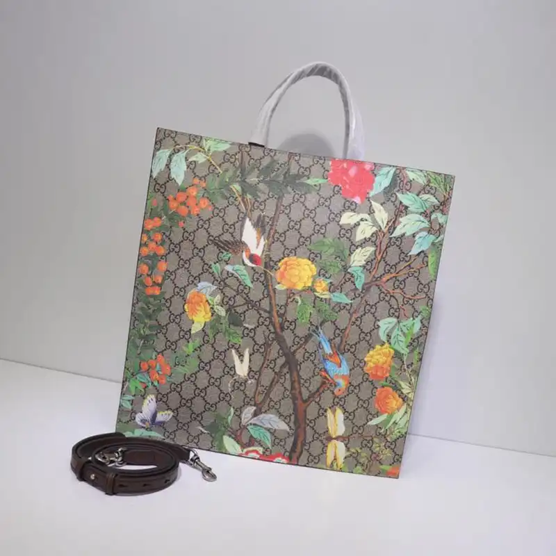 G*u*i tote bags 19gm0009