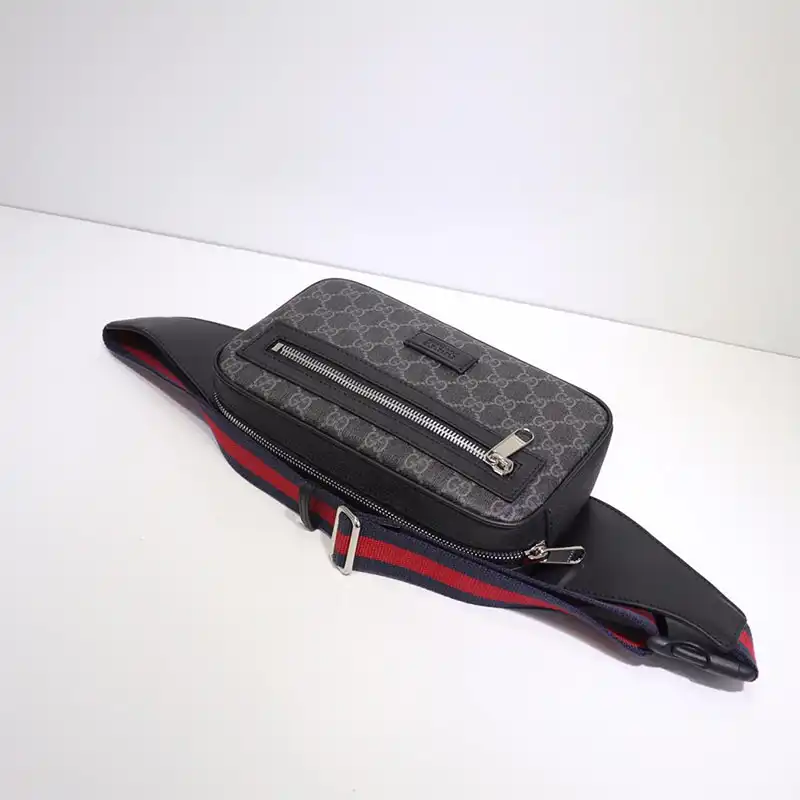 G*u*i belt bags 19gm0018