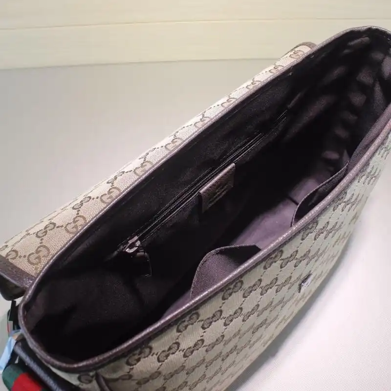 G*u*i messenger bags 19gm0064