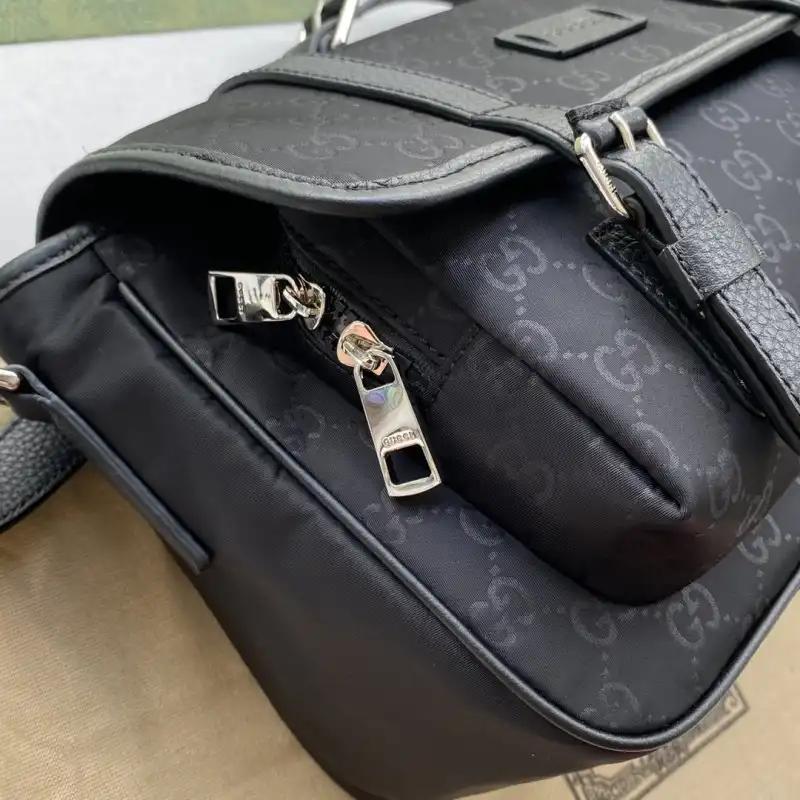 G*u*i s bags 2108ya0089