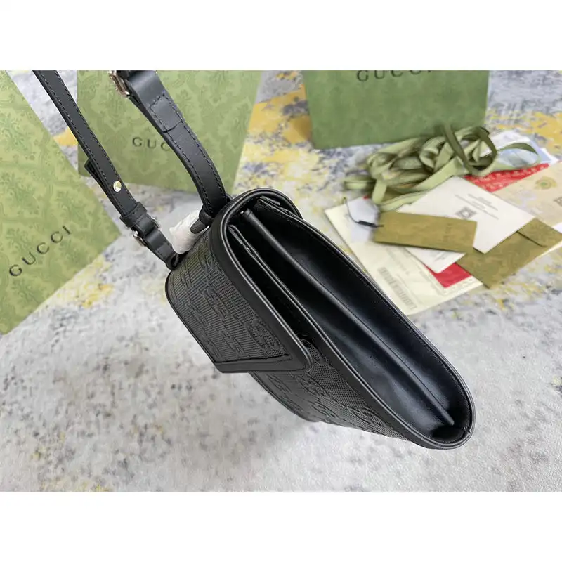 G*u*i bag 2110dj0037