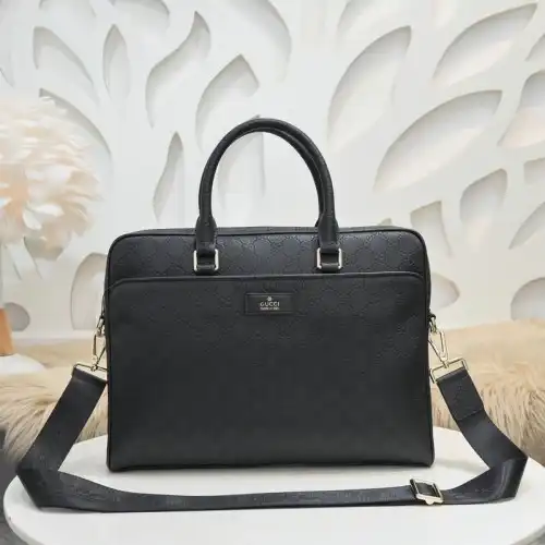 G*u*i s bags 2110yz0011