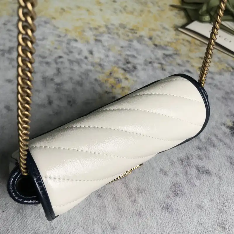 G*u*i bag 2201dj0027