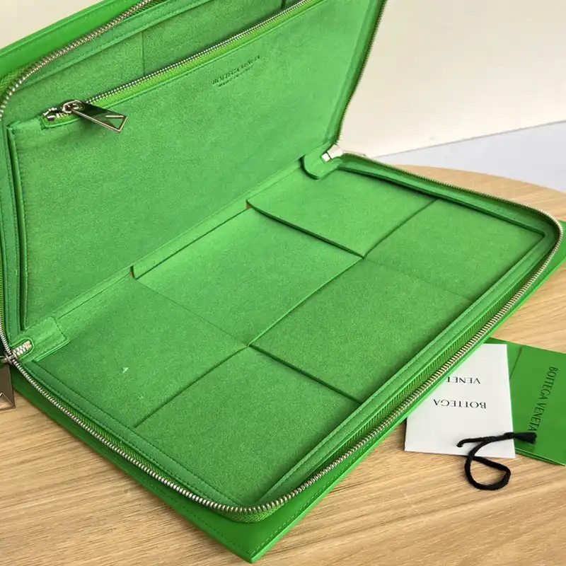 Bottega Veneta Bag 2209SF0027