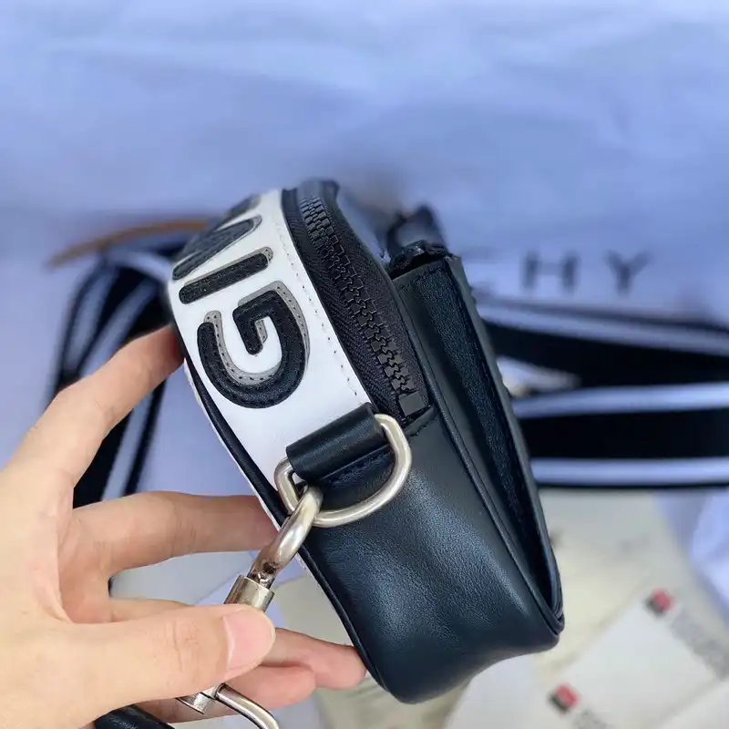 Givenchy Bag 2209SW0039