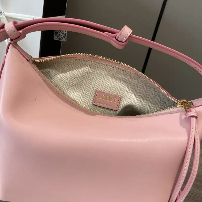 Loewe Bag 2210YA0044