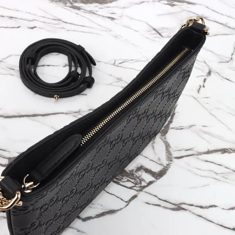 G*u*i bags 2411ya0192