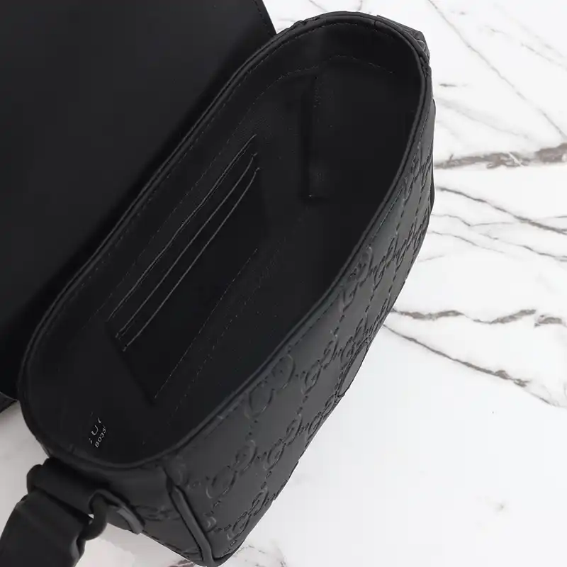 G*u*i bags 2411ya0202