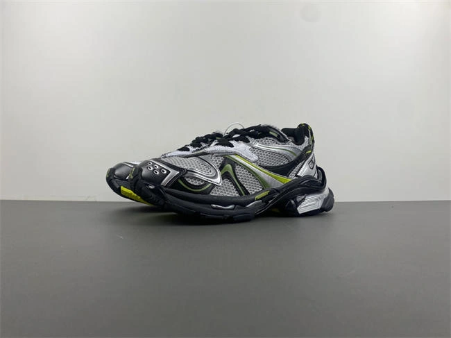 Balenciaga 779066-W3RBXP- TravelReady 4300