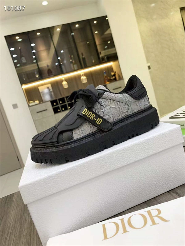 Sophisticated Dr Sneaker 1437