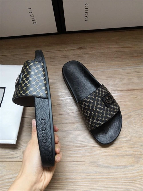 Lightweight Gocci Slipper 5700