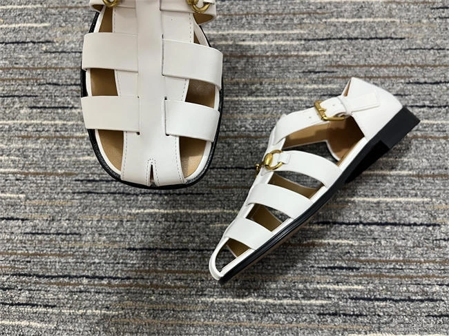 G*u*i sandals packable 365