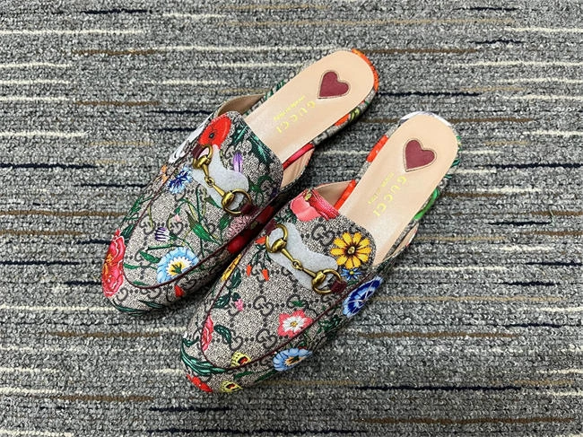 G*u*i slipper timelessdesign 496