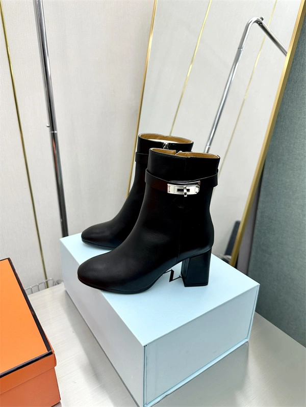 Comfortable H Boot 2416