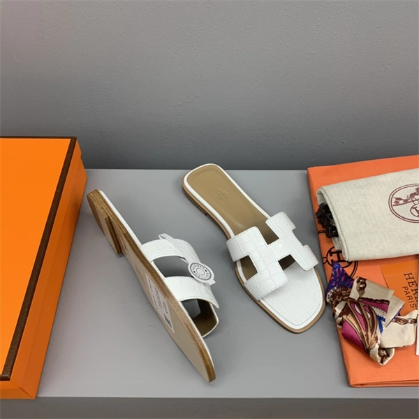 H Slipper Refined 2328