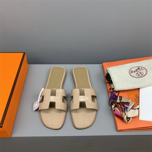 H Slipper Refined 2328