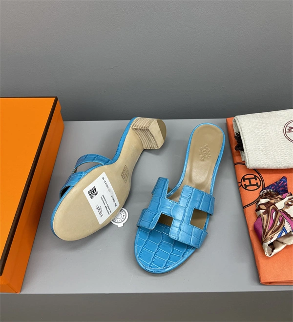 H Slipper Unisex 2365