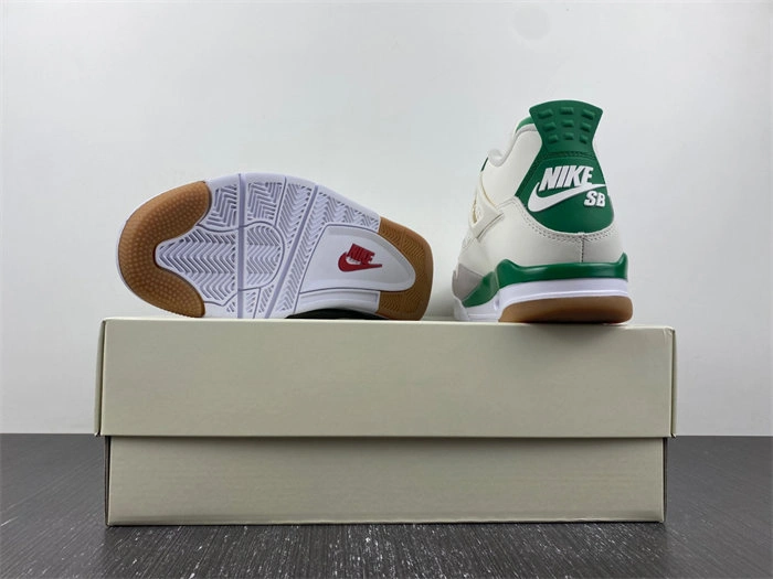 Stretchable Jordan 4 Retro SB Pine Green DR5415- 3895