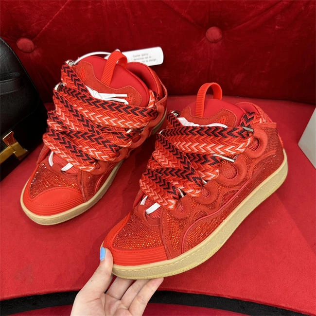 Vibrant Lanvon Curb Sneaker 882