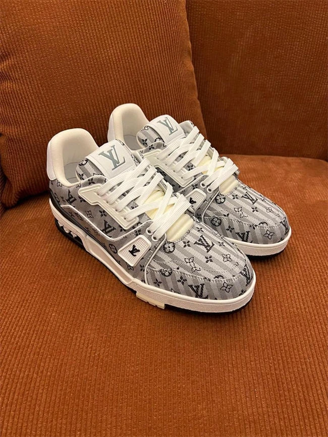 Elegant Lv Trainer Sneaker 2080