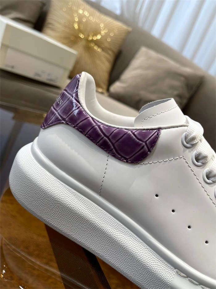 Mc Queen Affordable 2527