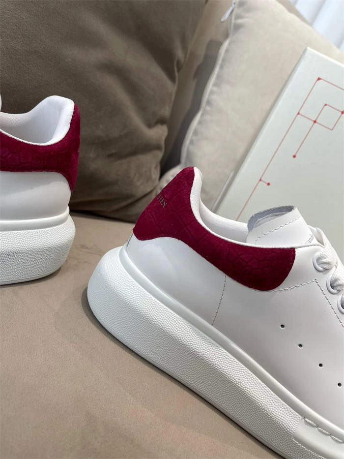 Trendsetting Mc Queen 2540