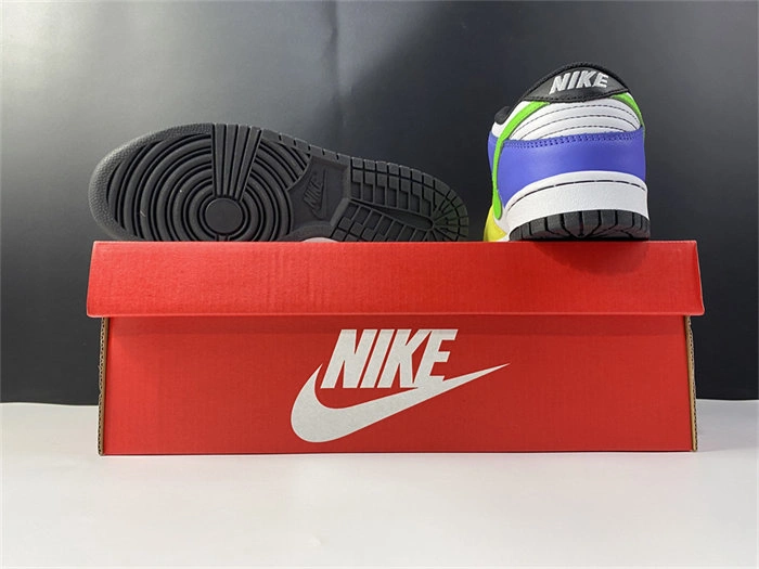 Timeless Nike Dunk Low Green Strike DD1503- 4871