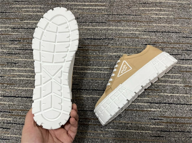 Prada Sneaker Women Stylish 3399