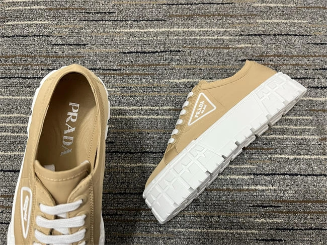 Prada Sneaker Women Stylish 3399