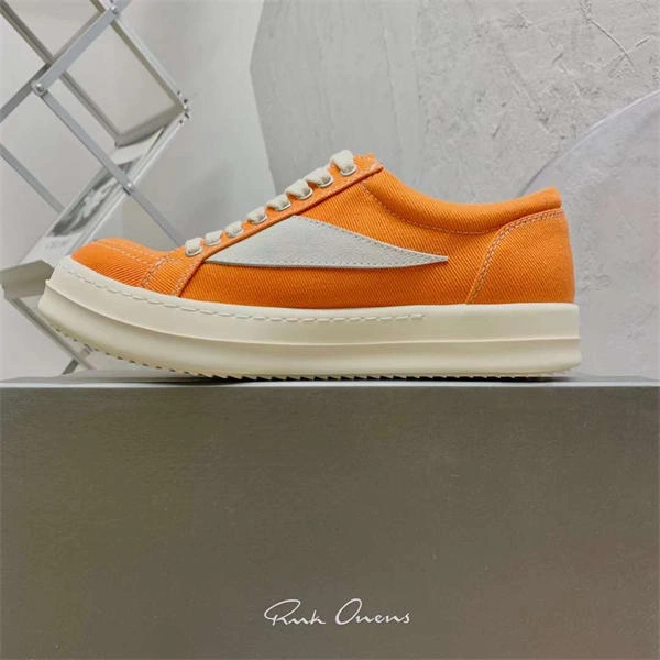 Trendsetting Rick Owens Sneaker 3478